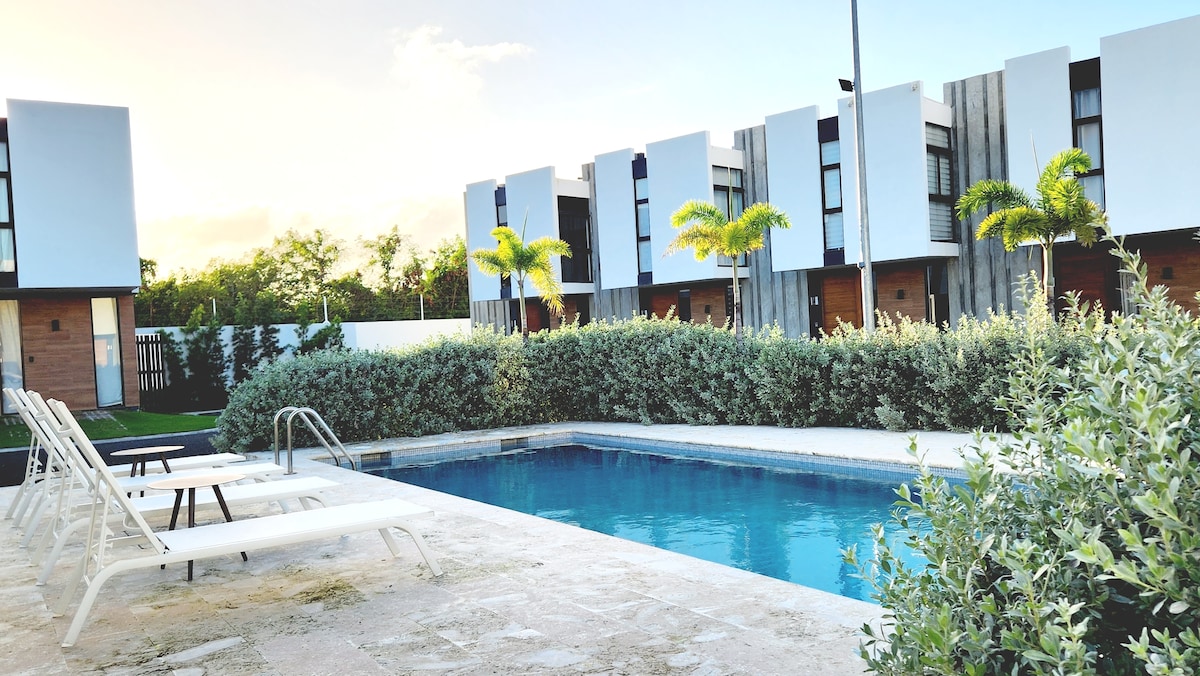 Luxury House: Pool, Beach, Resort Access