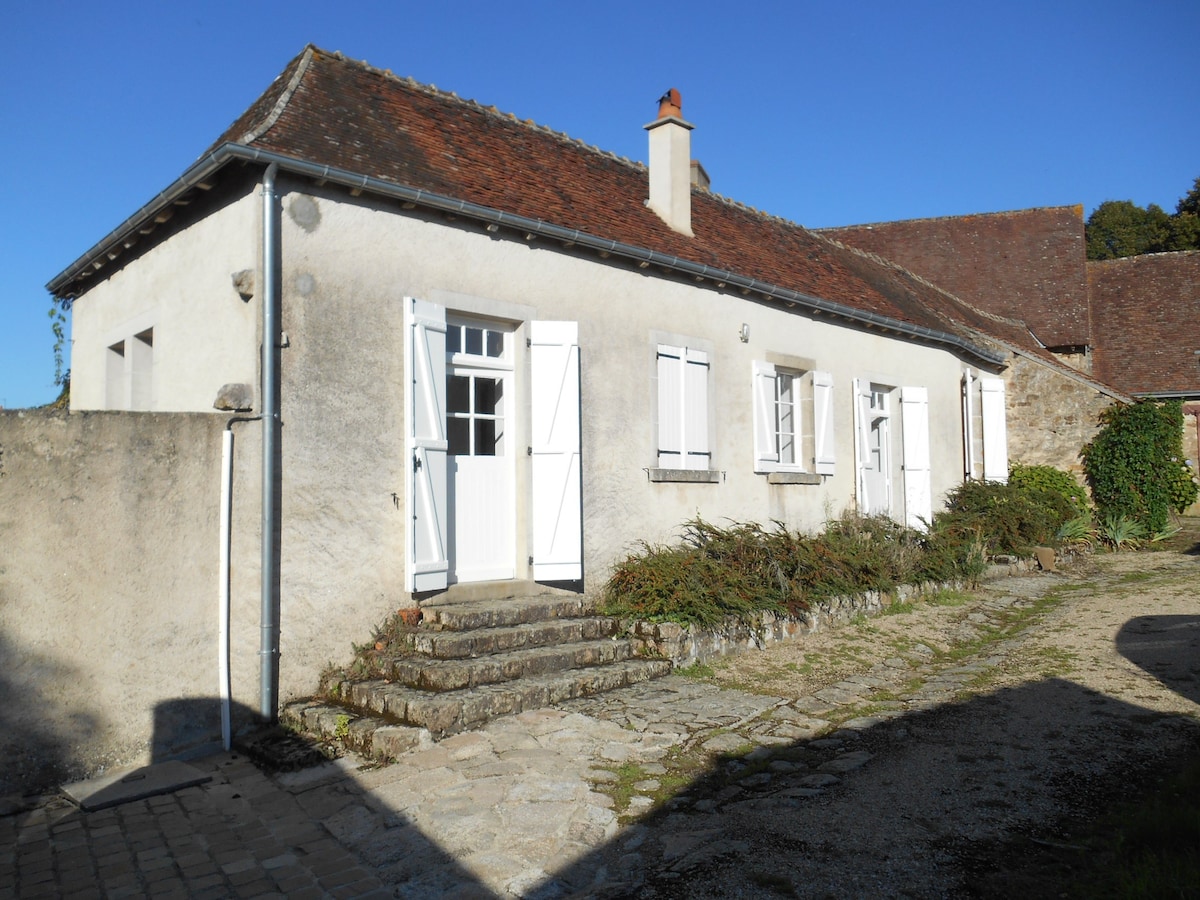 Maison indépendante dans le village d'Orsennes