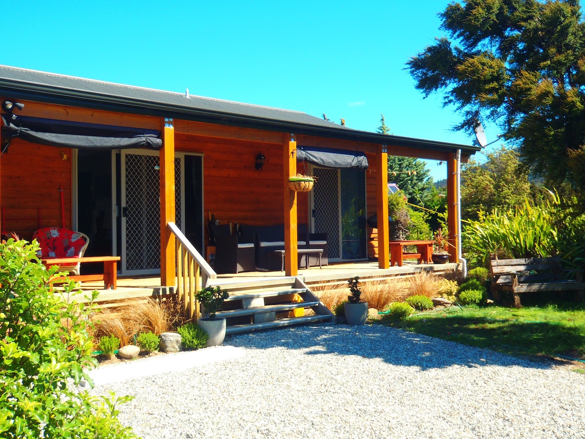 Fantail Cottage Lakefront Lake Hawea, Wanaka, NZ