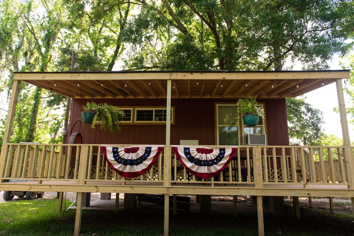 The Red Bitsy Cabin