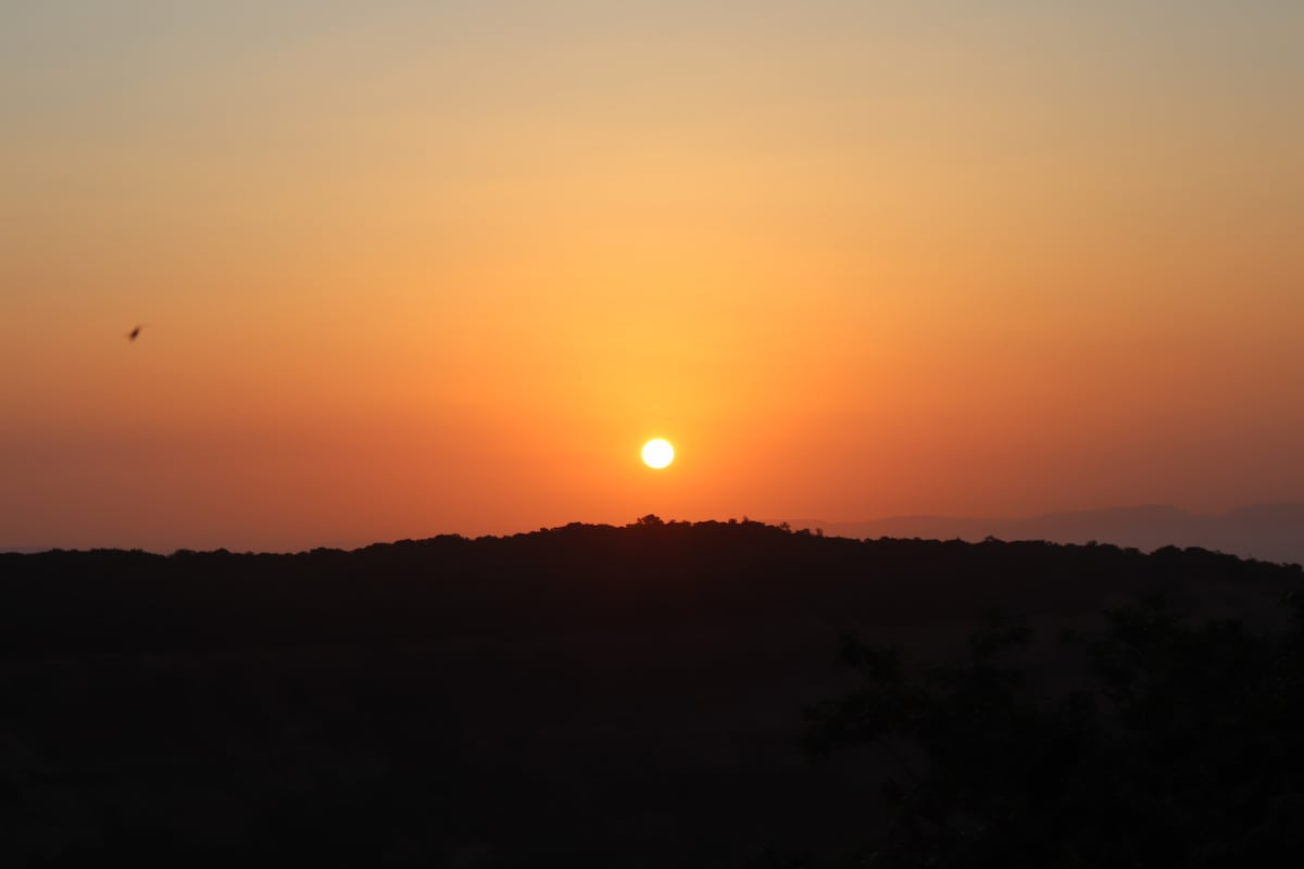 PANORAMIC HILL  VIEW & SUNRISE -Tanish Cottage