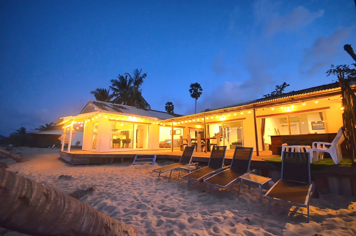20% OFF! / Private BEACH FRONT house / Sunset