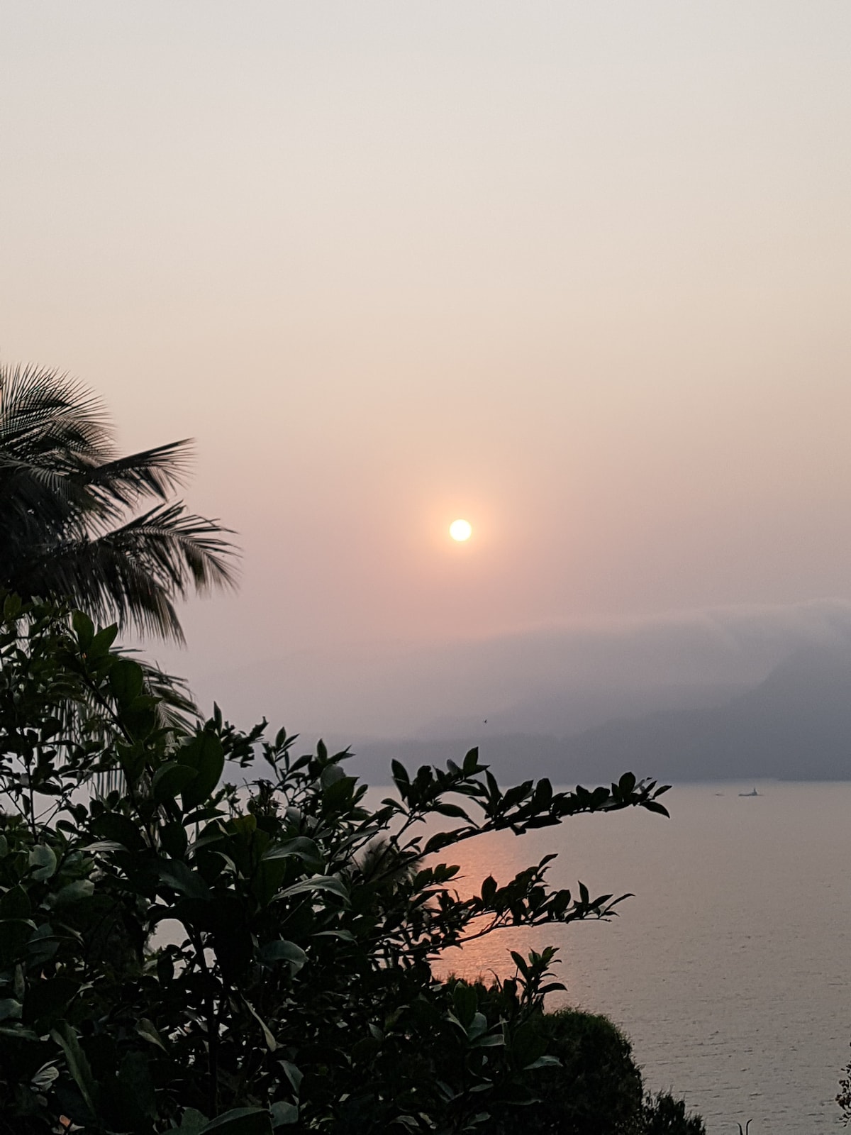 电影景观和按摩浴缸
靠近海滩……