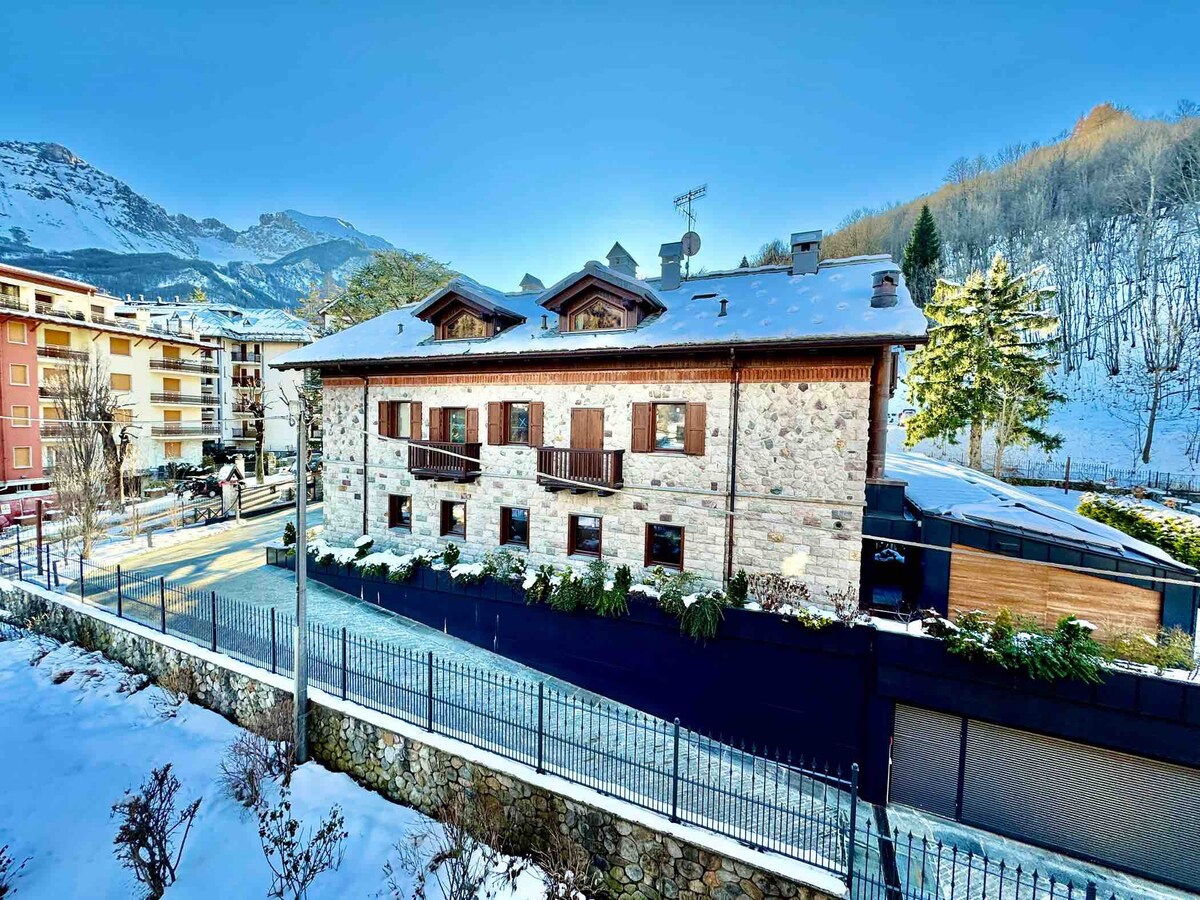 2 rooms apartment / Best location in Limone