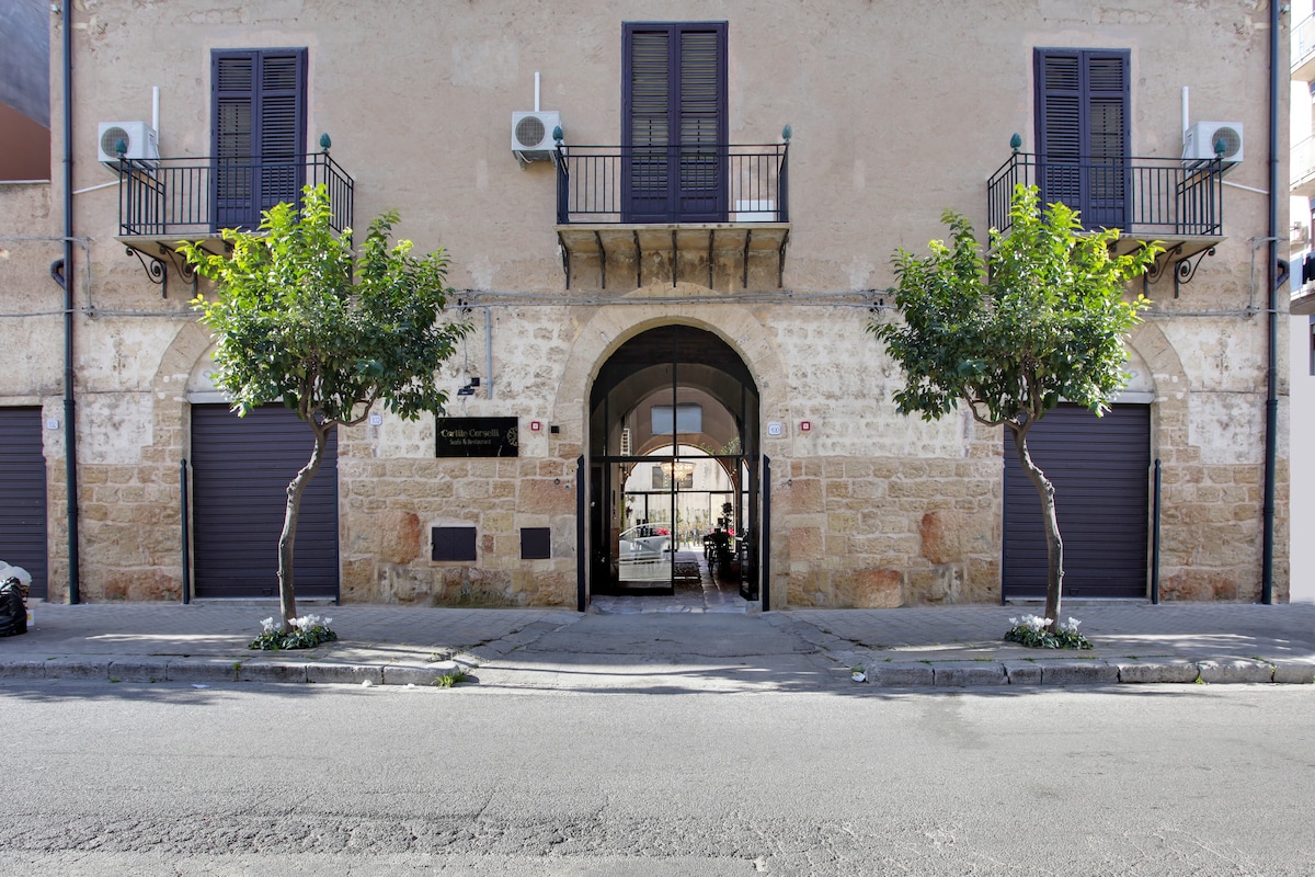 Palazzo Corselli住宿加早餐（卡托利卡）