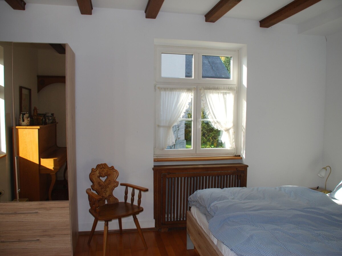蓝色度假公寓， （康斯坦茨） ，葡萄园上方的红屋， 89平方米， 2间卧室，最多5人