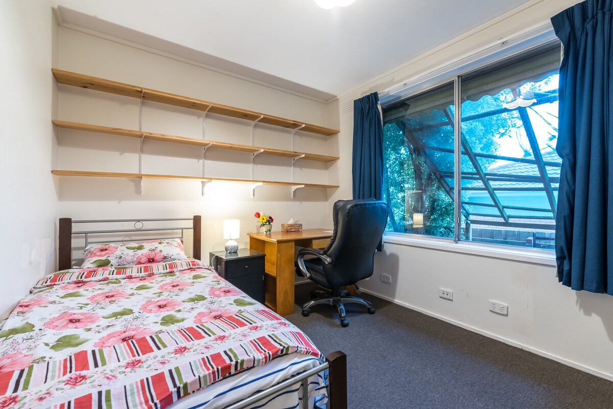 三号房:优美、整洁和方便的单人卧室