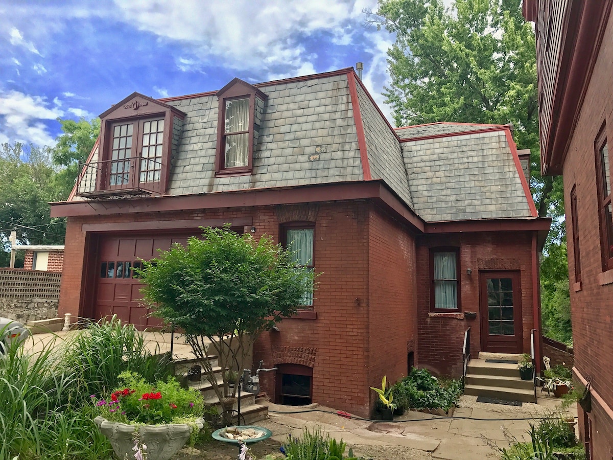 Vineyard Mansion - Carriage House