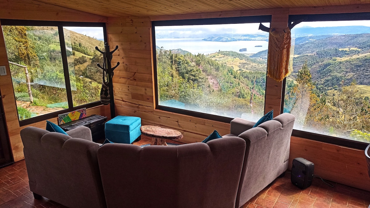 迷人的小木屋，可欣赏Tota湖的迷人景色