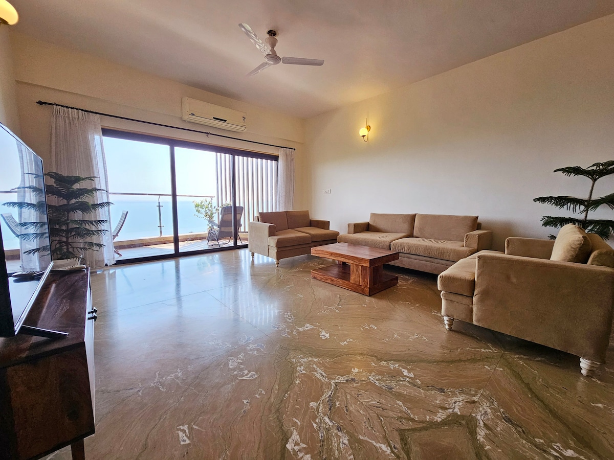 2bhk bright Seafacing Apartment in Central Goa