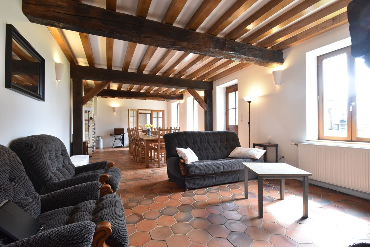 Spacious holiday home in Sormery with pool
