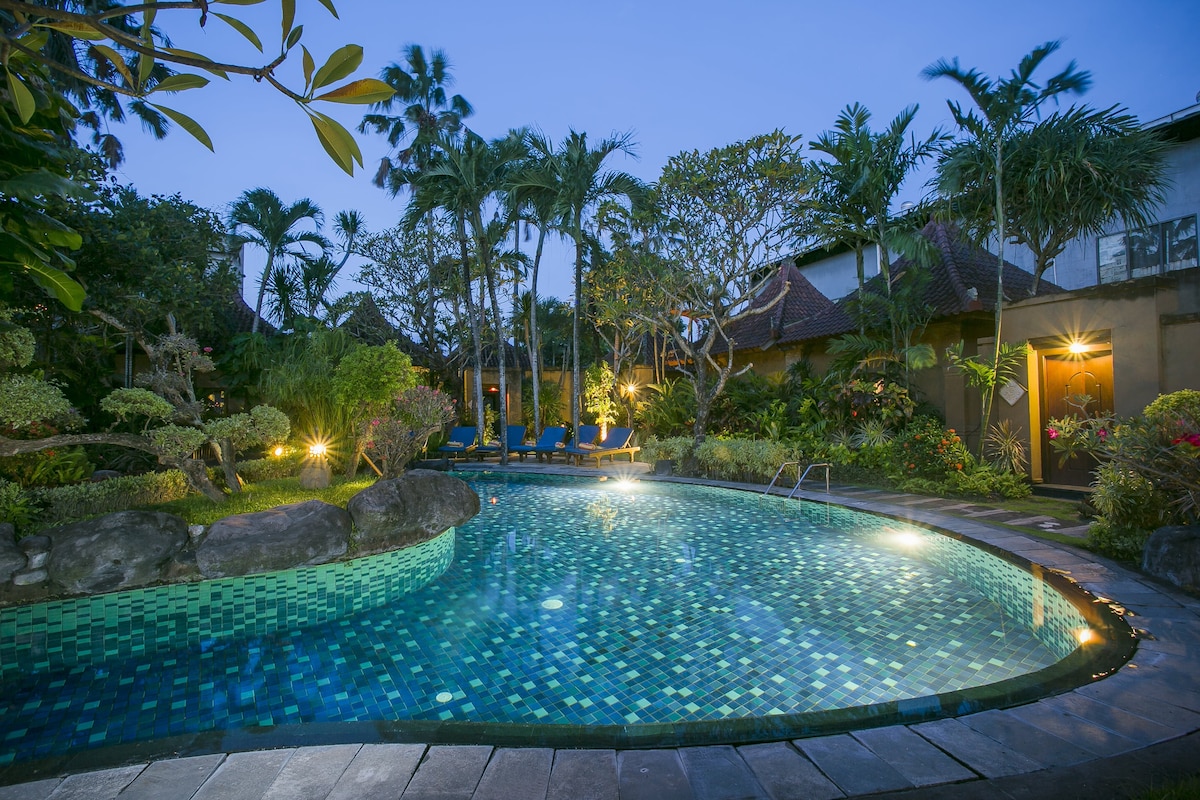 2-BR Private Pool Villa 3-min Walk to Sanur Beach