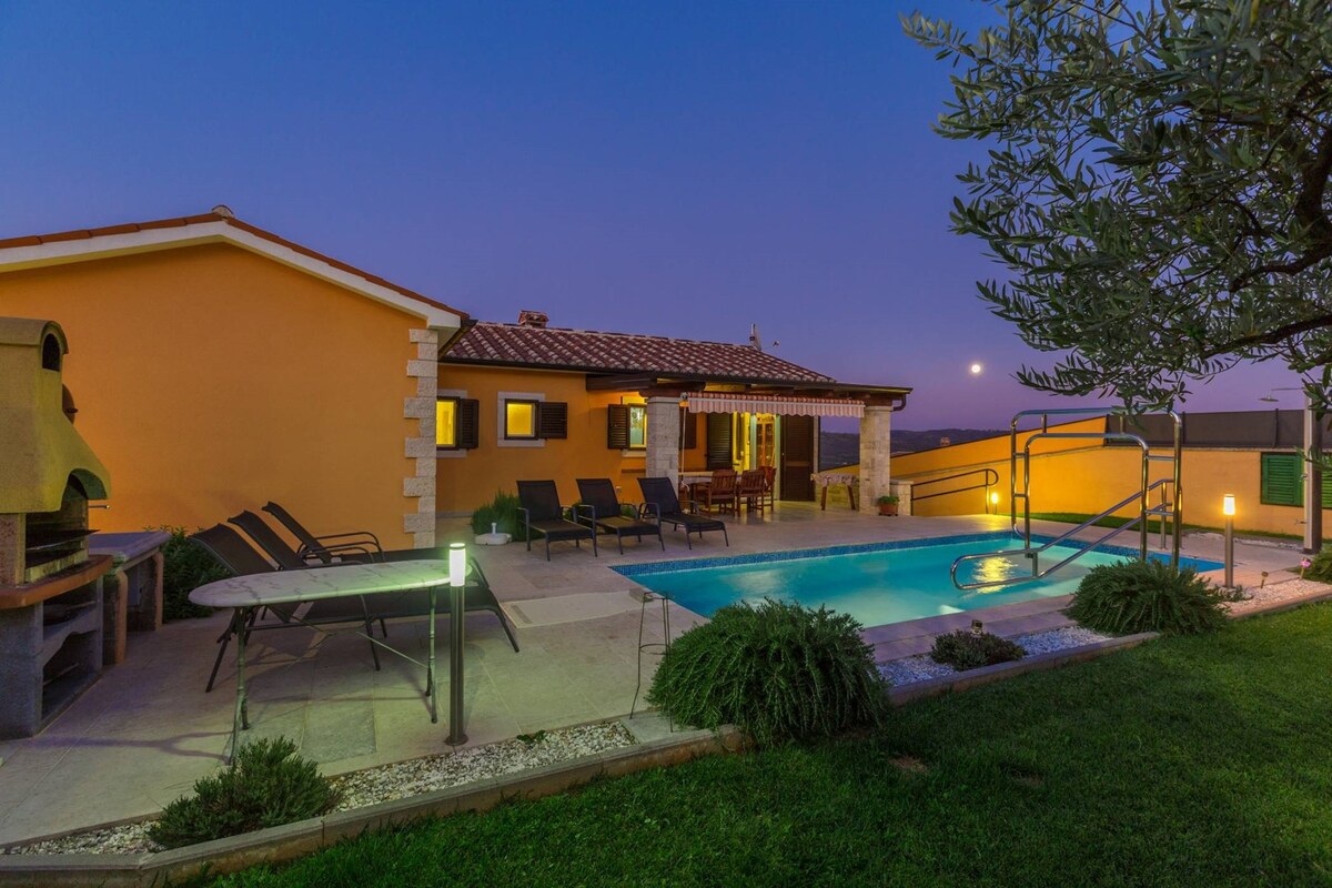 Family villa mirna vizinada for 8 pax with pool al