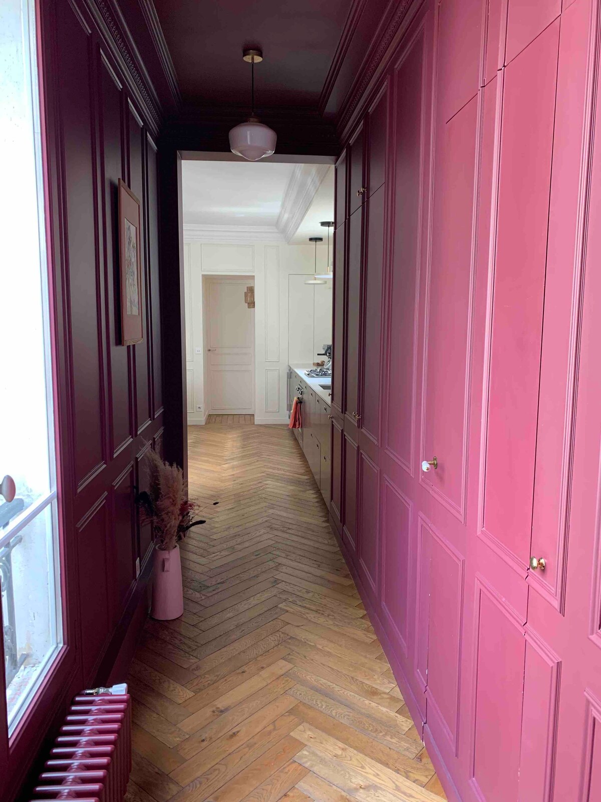 Quiet and comfortable bedroom in Montmartre