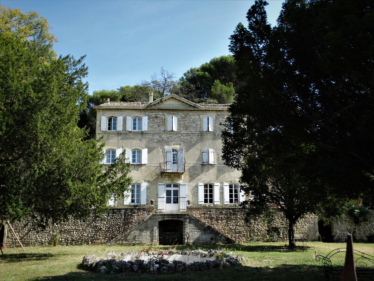 普罗旺斯MontPlaisir城堡