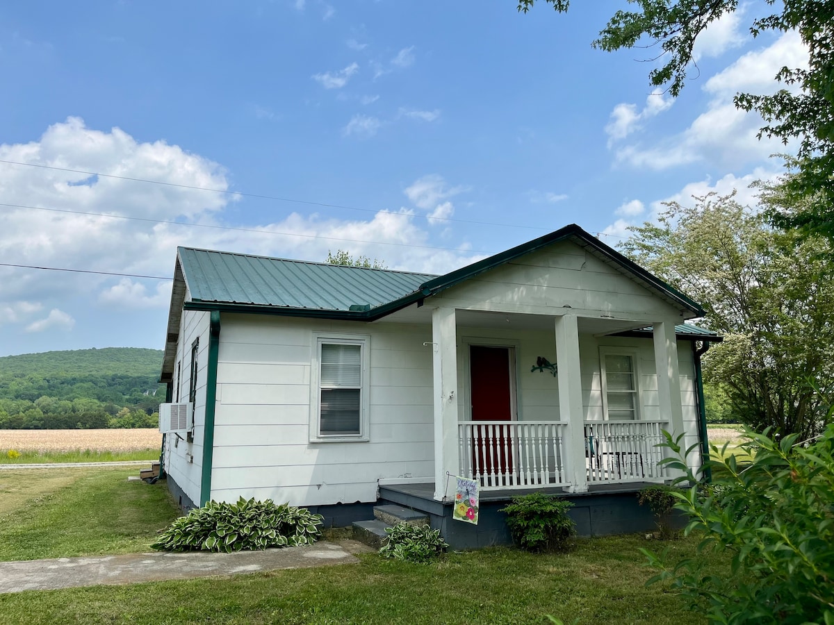 Christina 's Cozy Cottage山区乡村风光