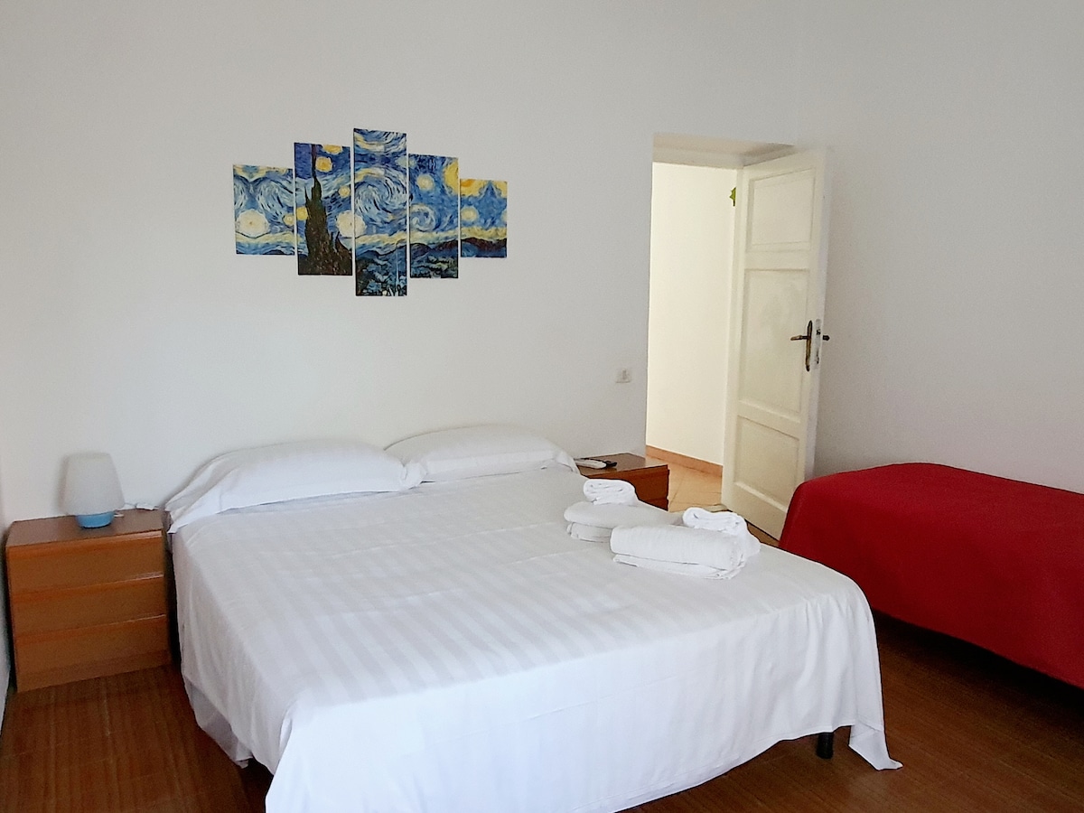 双卧室公寓，带花园Scauri Marina di Minturno