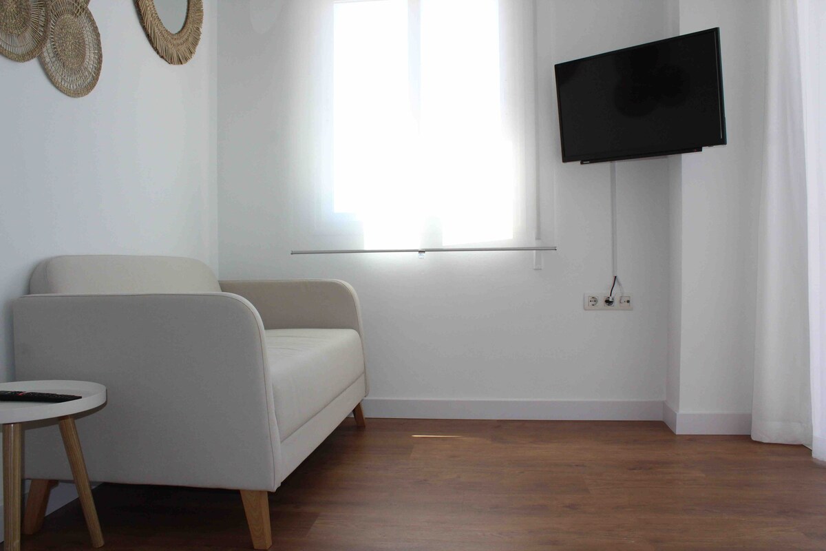 Beautiful brand new 2 bedroom flat with terrace