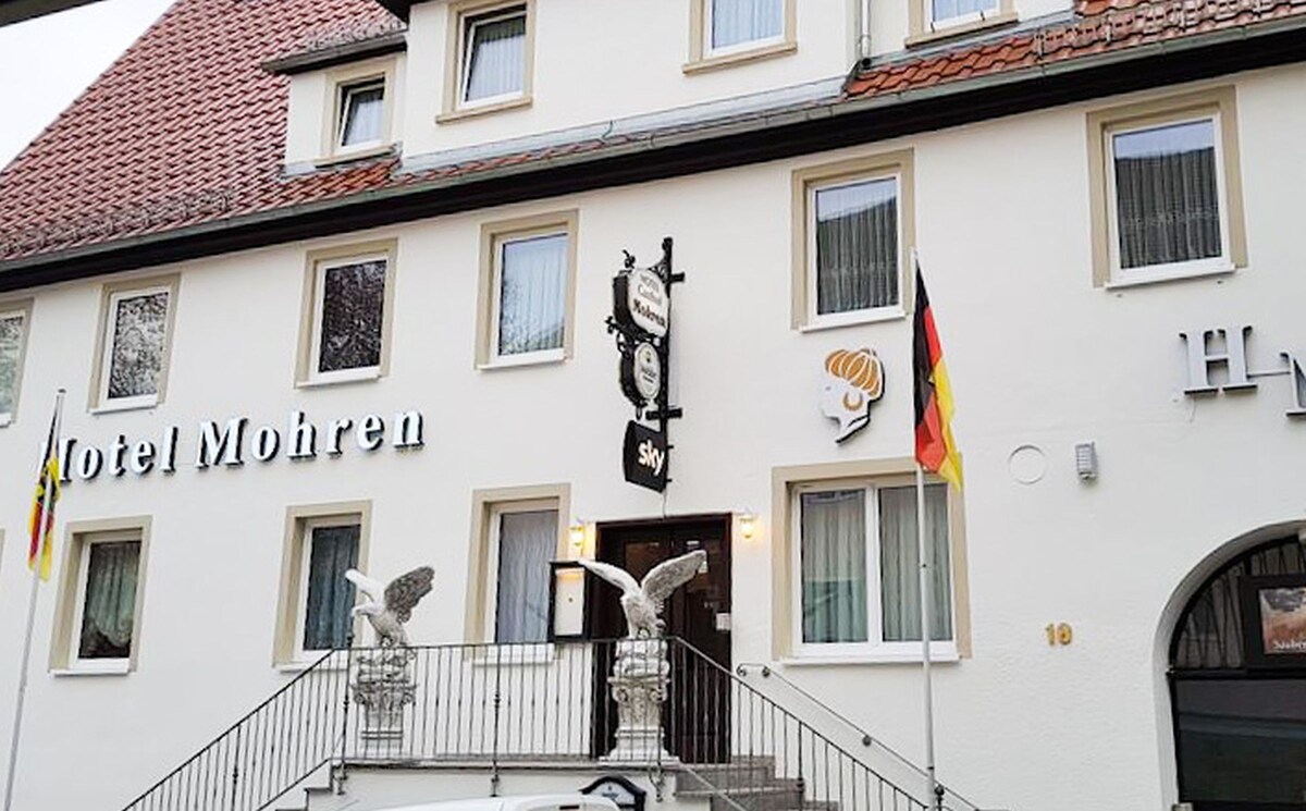 Hechingen的Gasthof Mohren酒店，单人房，带淋浴间和马桶