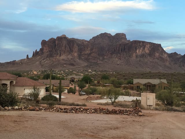 阿帕奇章克申（Apache Junction）的民宿