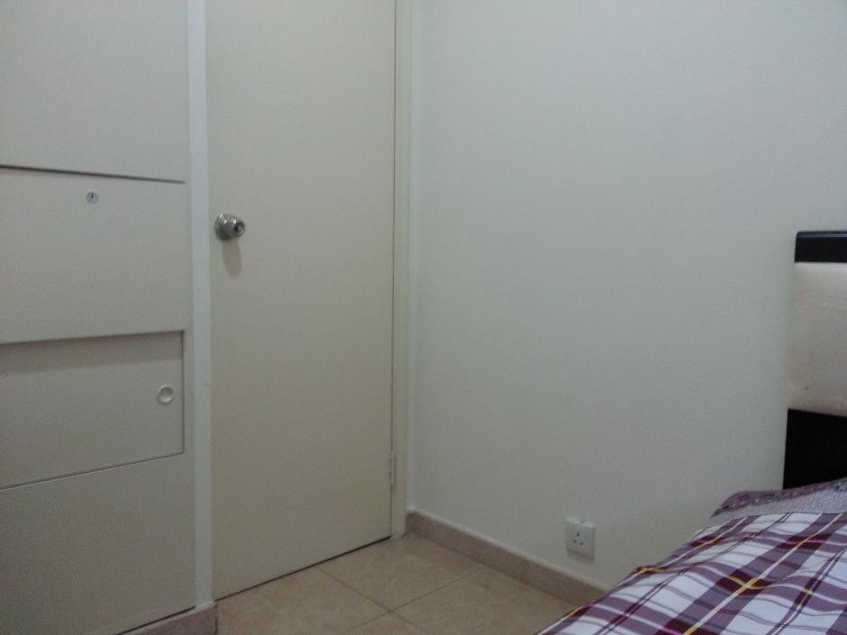 Wan Chai Room in Flat Share (C23c)