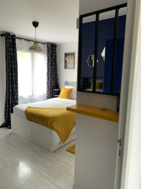 可爱的蓝色房间，带8号私人淋浴间