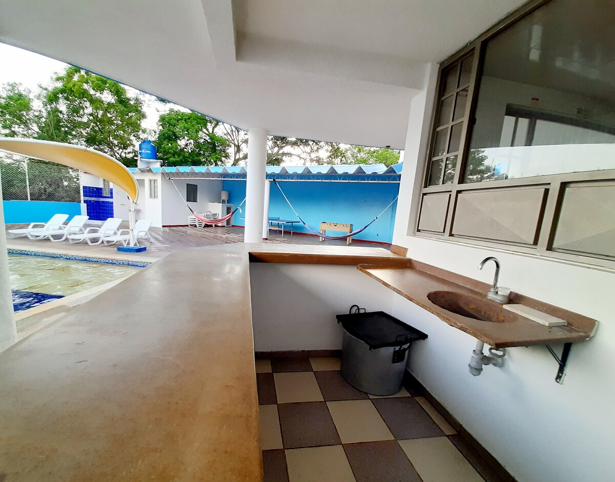 Casa completa en Tocaima hasta para 16 personas