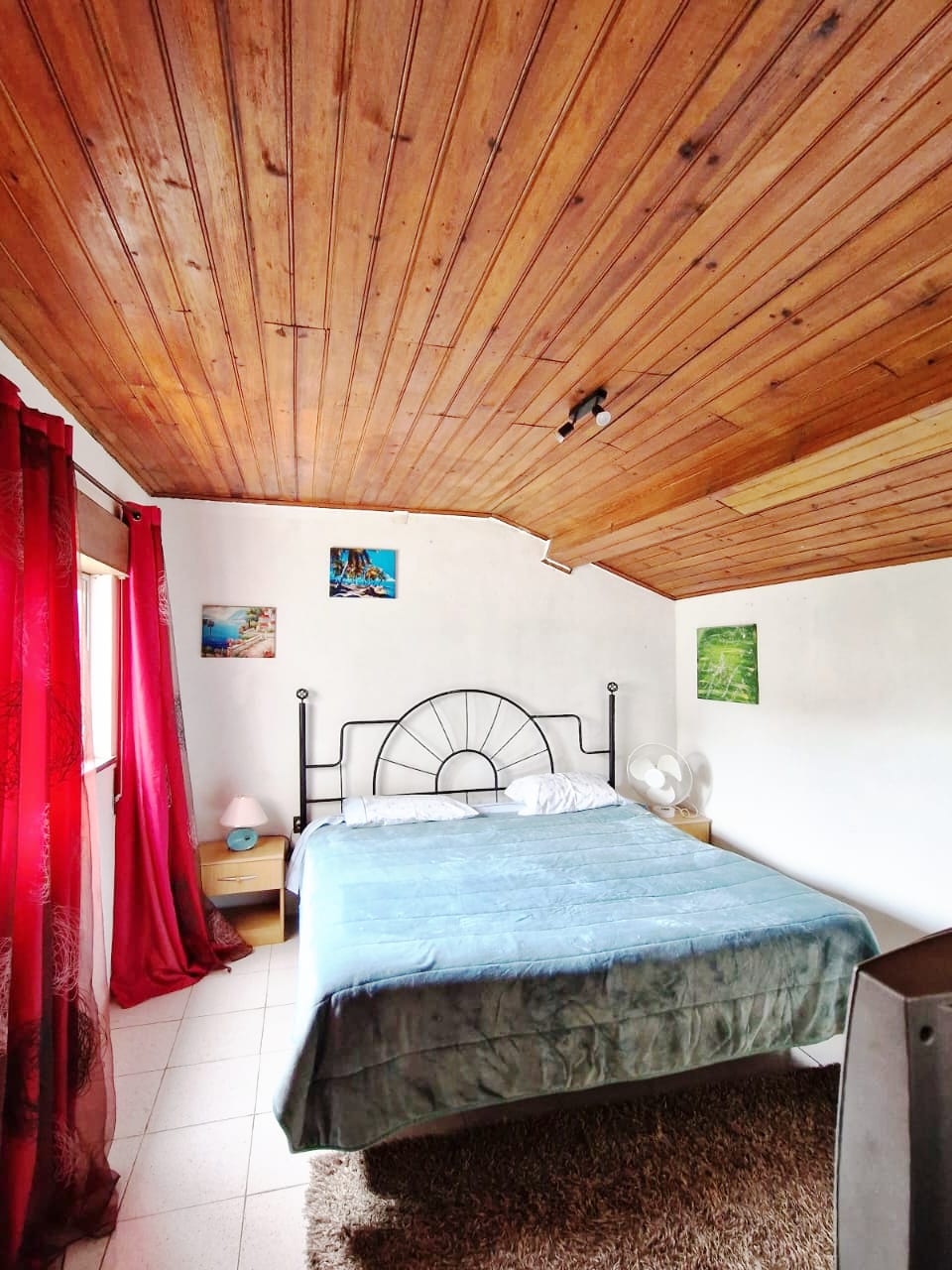 Quarto com cama King Size em Cortes, Leiria