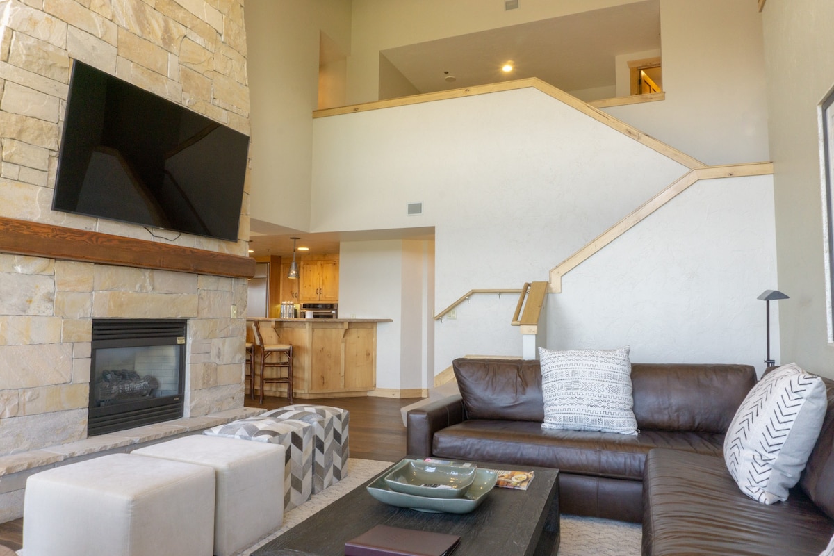 3 Bedroom Penthouse at the Base of Canyons