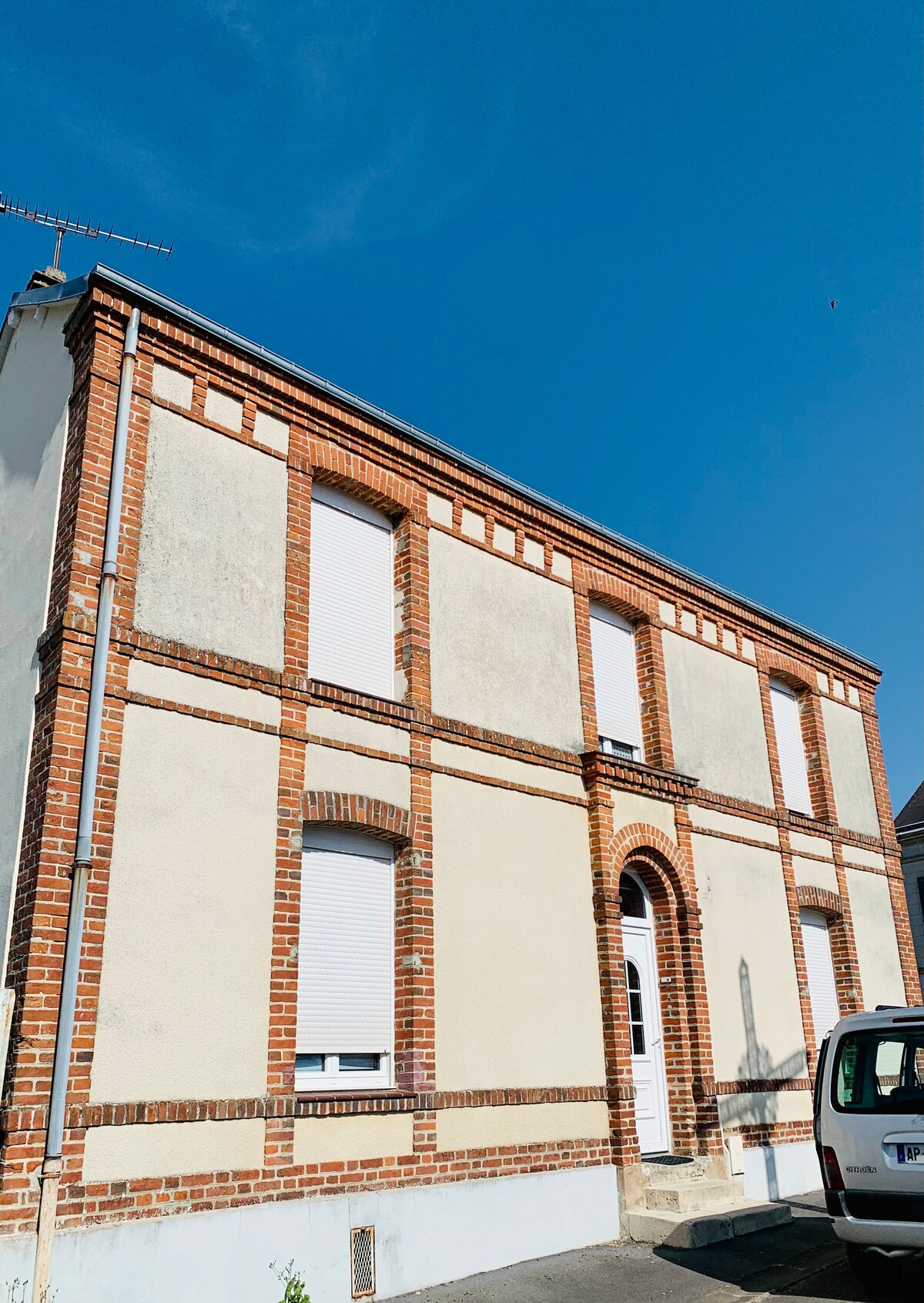 Maison ancienne très lumineuse axe Reims / Laon