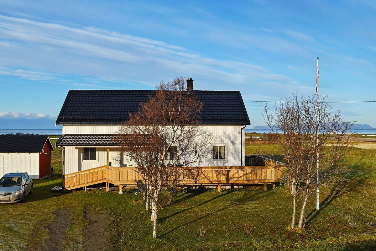 10 person holiday home in laukvik