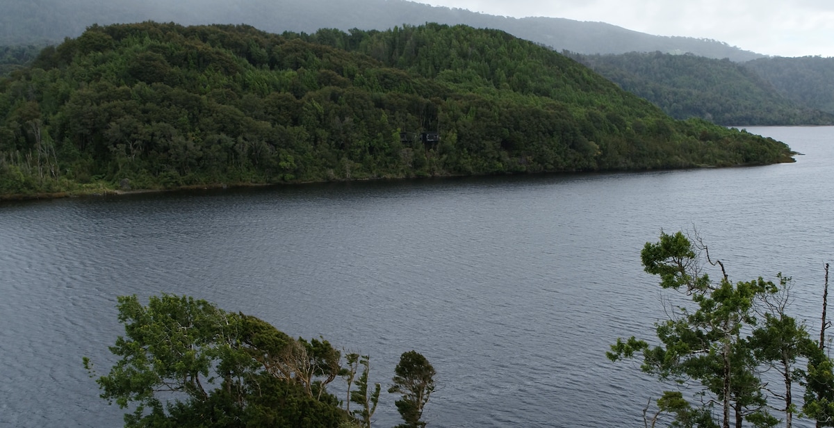 CASA LOICA / Lago Huillinco / Chiloé