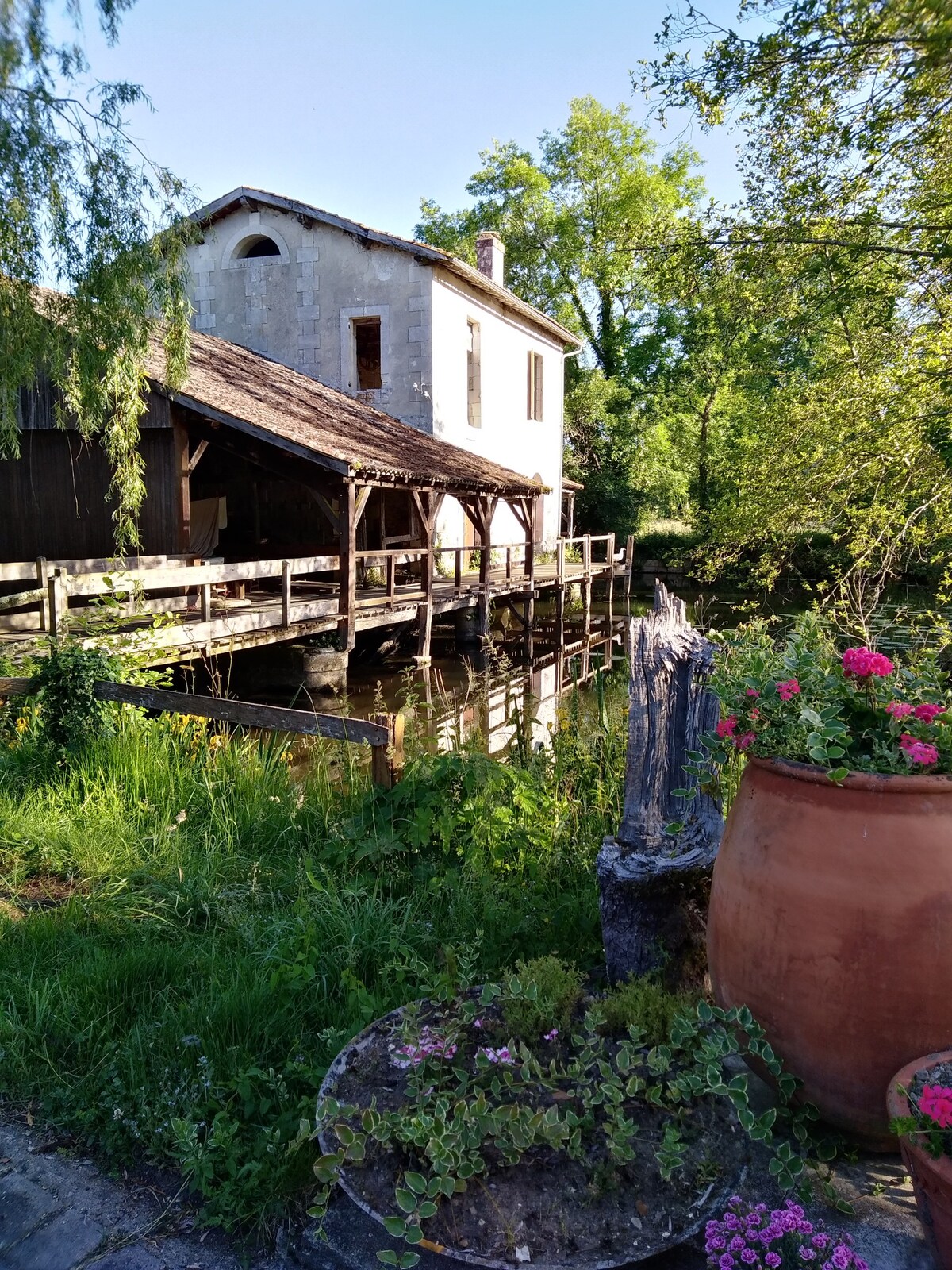 Chambre bleu au moulin de Salles