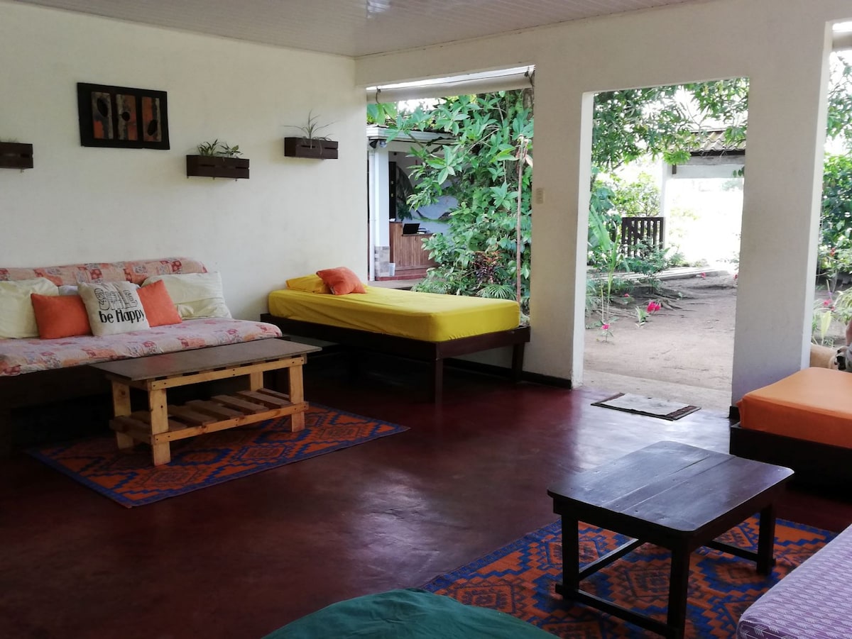 Aracari Garden Hostel -带风扇的小双人客房