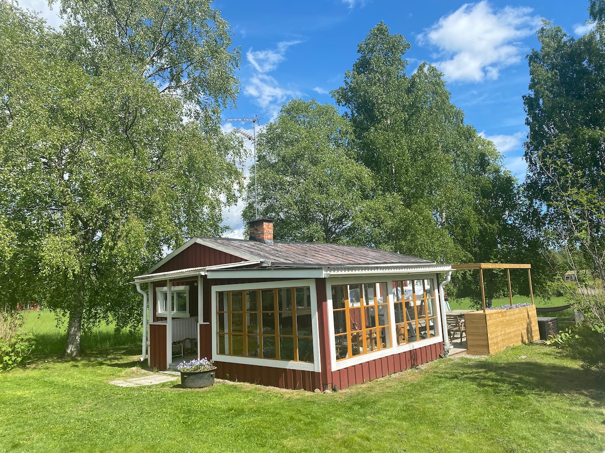 带船的夏日小屋