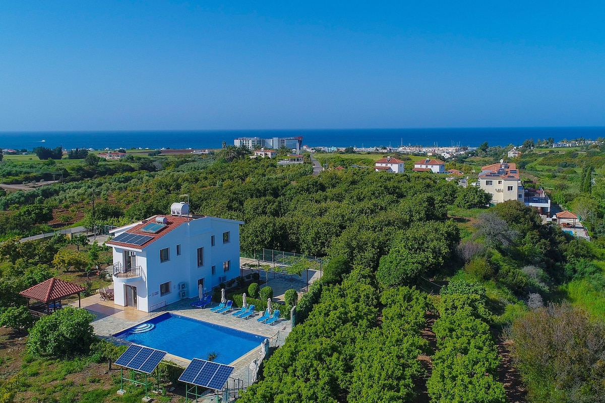 Leda Finiki: Private villa with pool, AC, Wi Fi