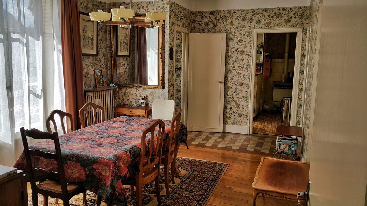 房间1 / 大床房。宽敞静怡舒适,有院子的法国传统民居。