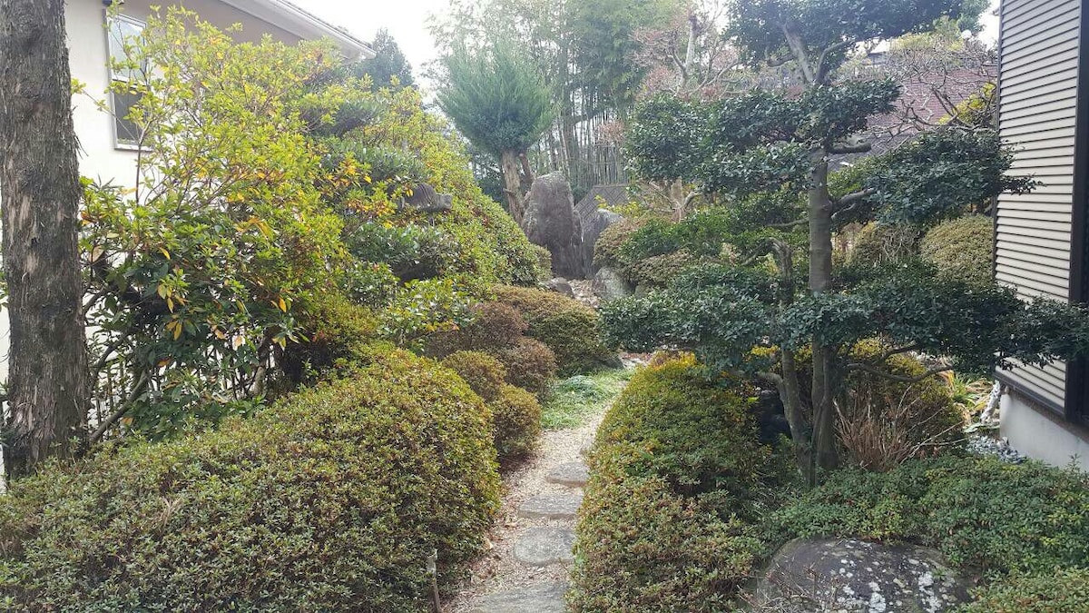 Kiyomizu寺附近的白色房间。全景！深受几个女孩的欢迎