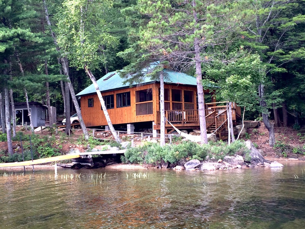 Lakefront Pine Cottage - Aylen Lake