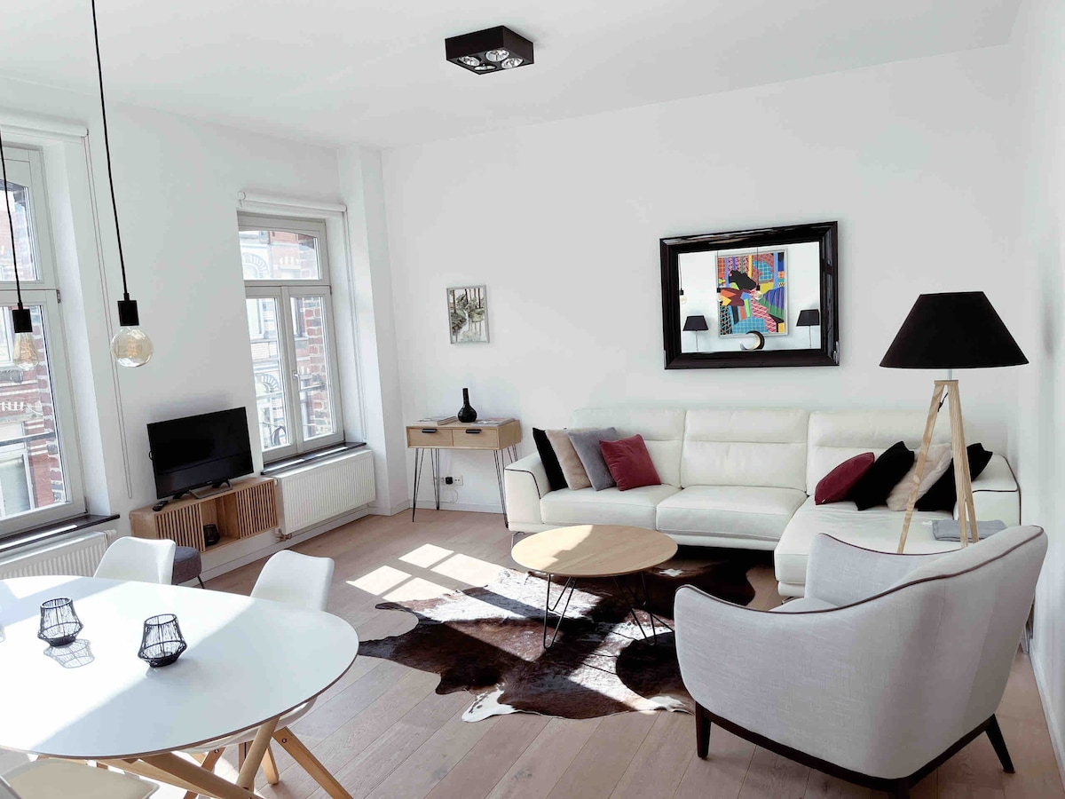 Bright and stylish apartment in Chatelain