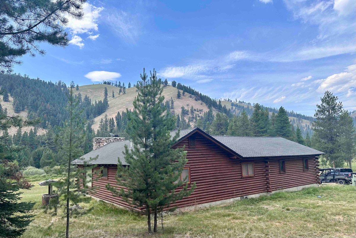 Rustic Log Cabin On East Fork Of Bitterroot River