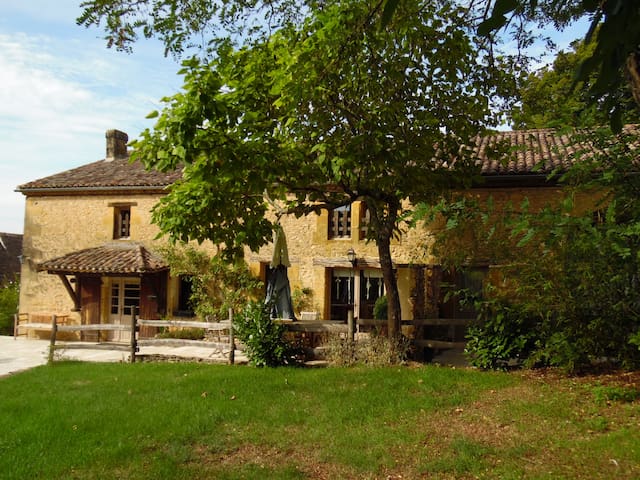 Beaumontois-en-Périgord的民宿