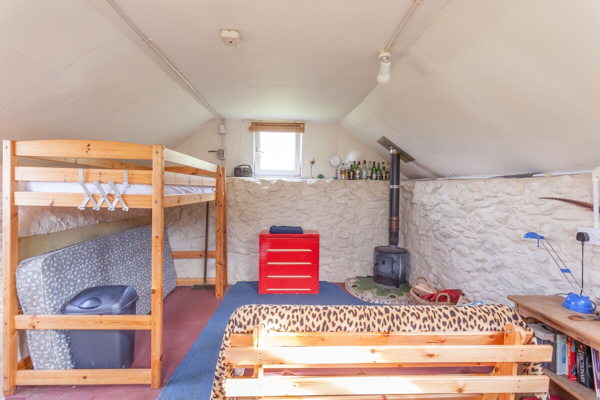 Cleadale Bothy on Isle of Eigg