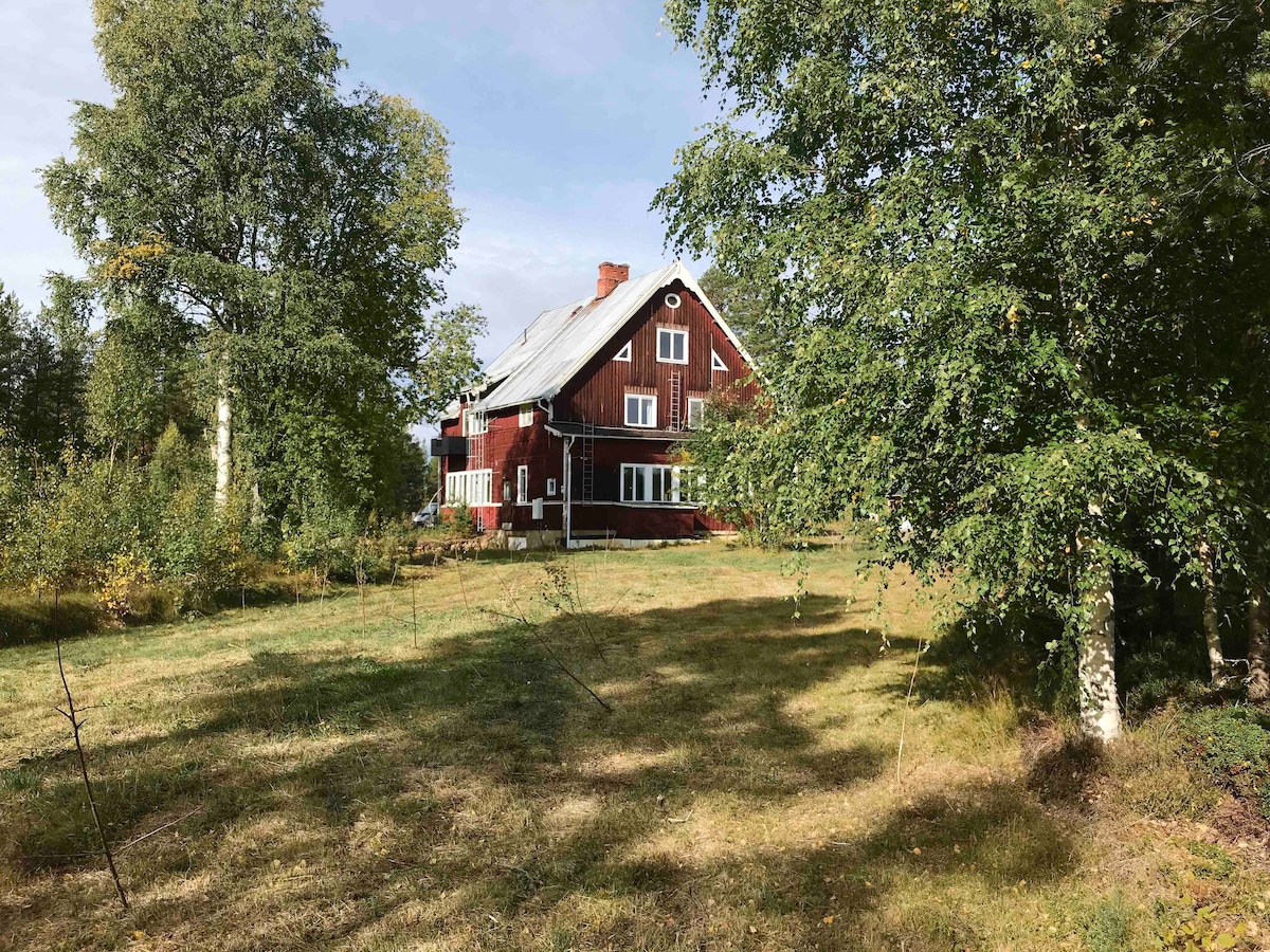 Lägenhet 60kvm med stort kök Hedsjö Skola, Hedsjö