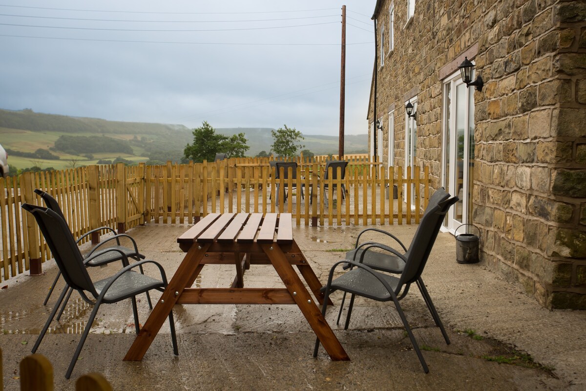 Cowslip Farm Stay Holiday Cottage