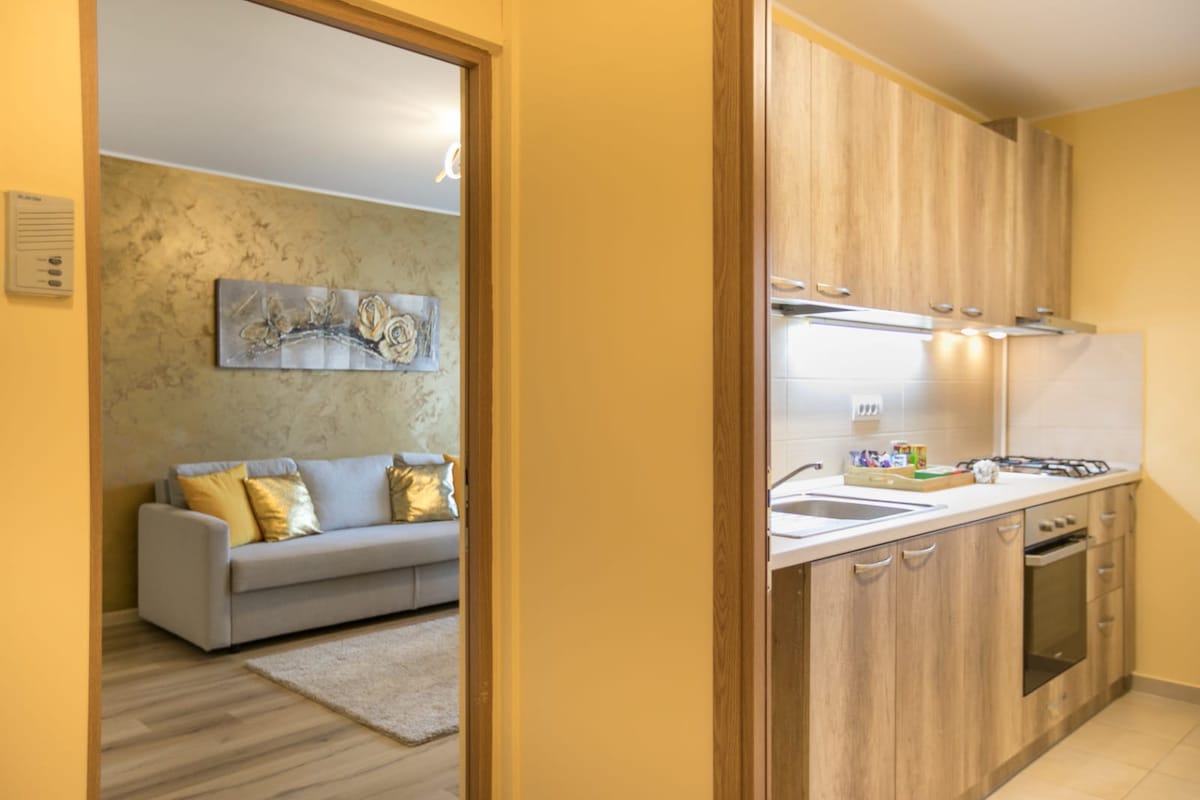 Golden Apartment Baneasa