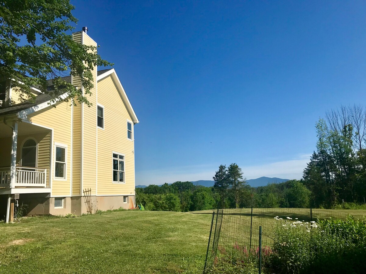 13英亩私人山景乡村住宅