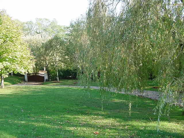 maison dans un parc arboré