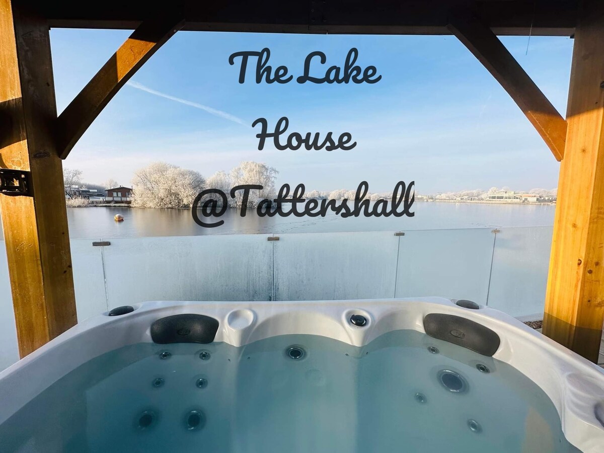 The Lake House - Tattershall Lakeside Log Cabin