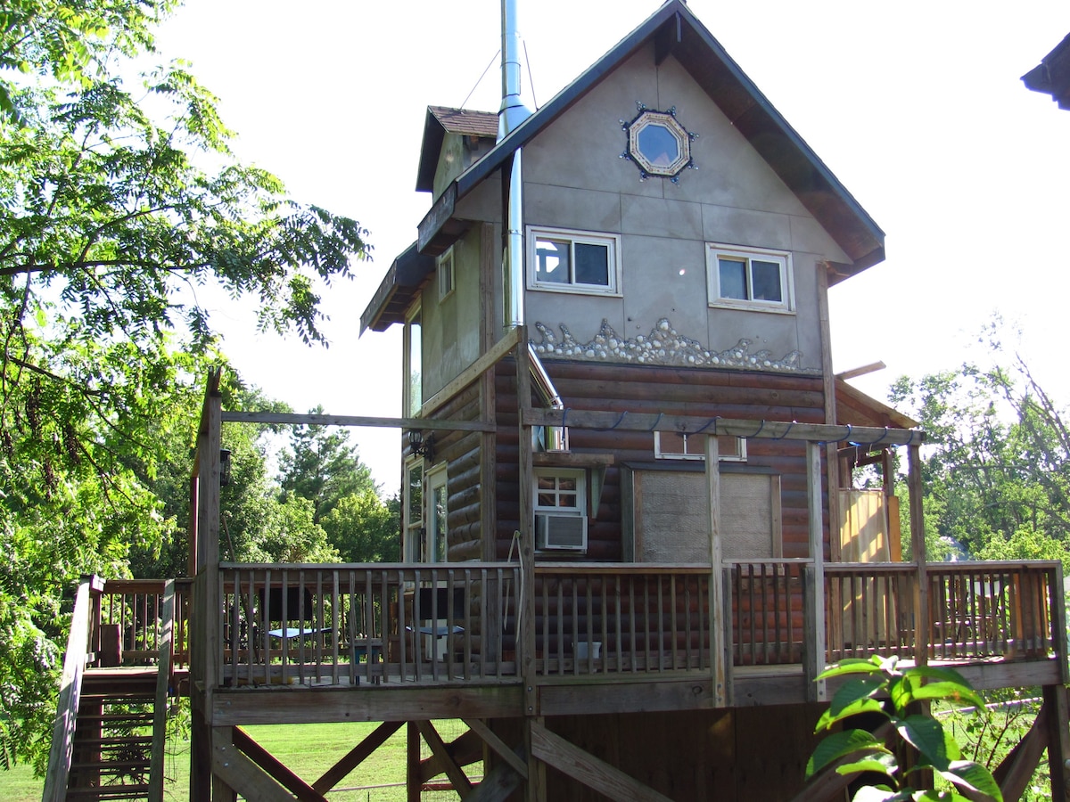 Treehouse on Stilts